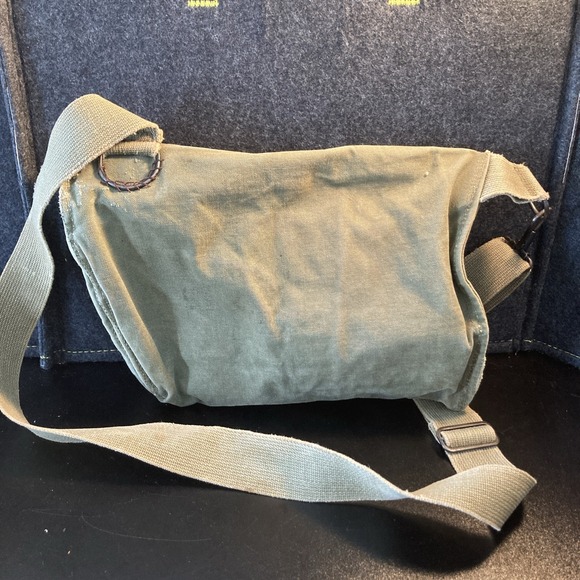 U.S. Military Gas Mask Canvas Pouch - Picture 7 of 10